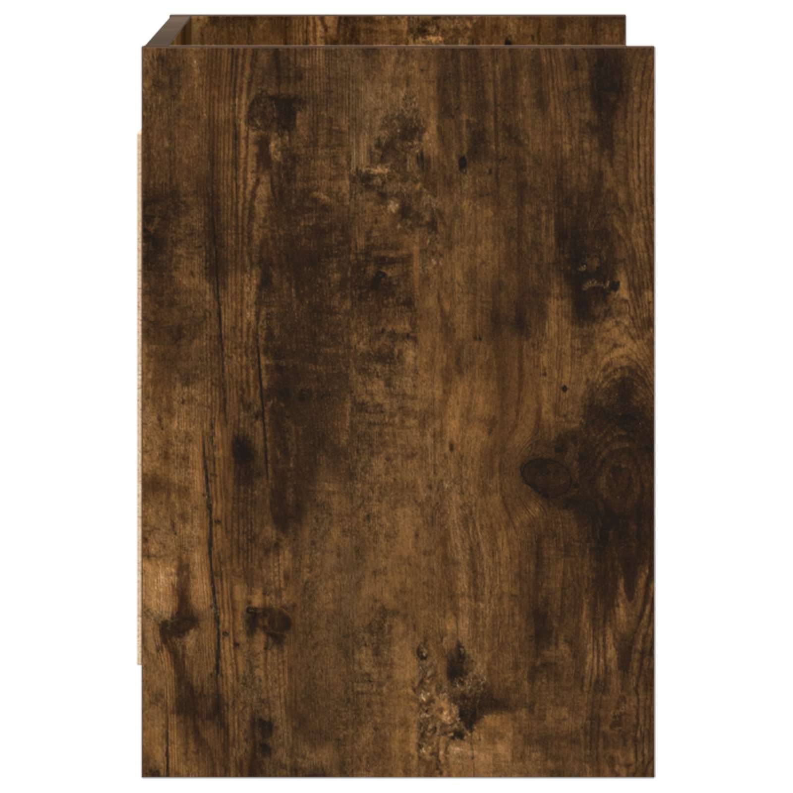 Ein braunes, rustikales Holzpaneel oder Schild mit sichtbarer Maserung und Ästen, frontal vor weißem Hintergrund abgebildet.