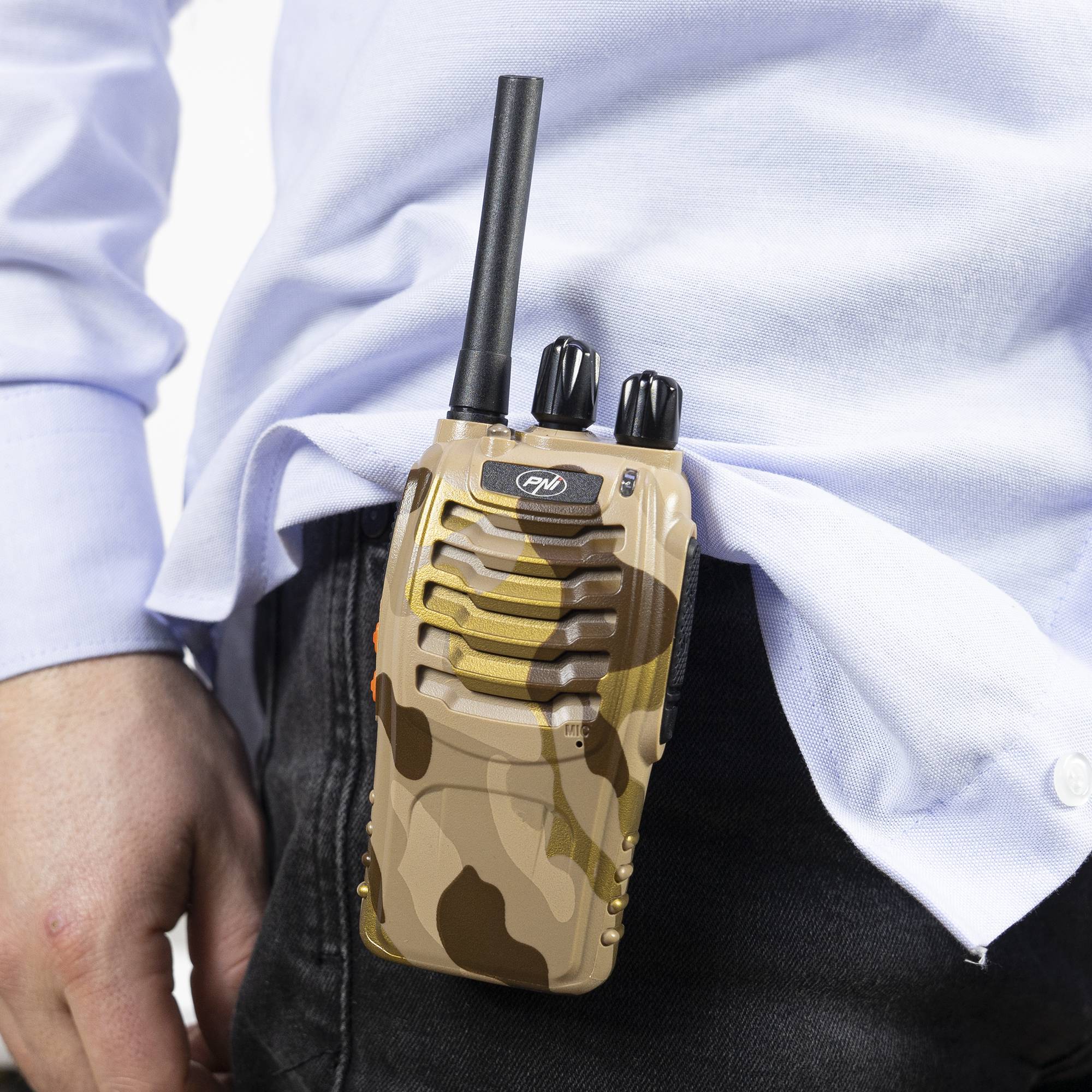 PNI PMR R40 CAMO tragbares Radiosender-Set, Set mit 10 Stück, 0,5 W, 16 PMR, 1200 mAh-Akkus, inklusive Ladegeräten und Kopfhörern