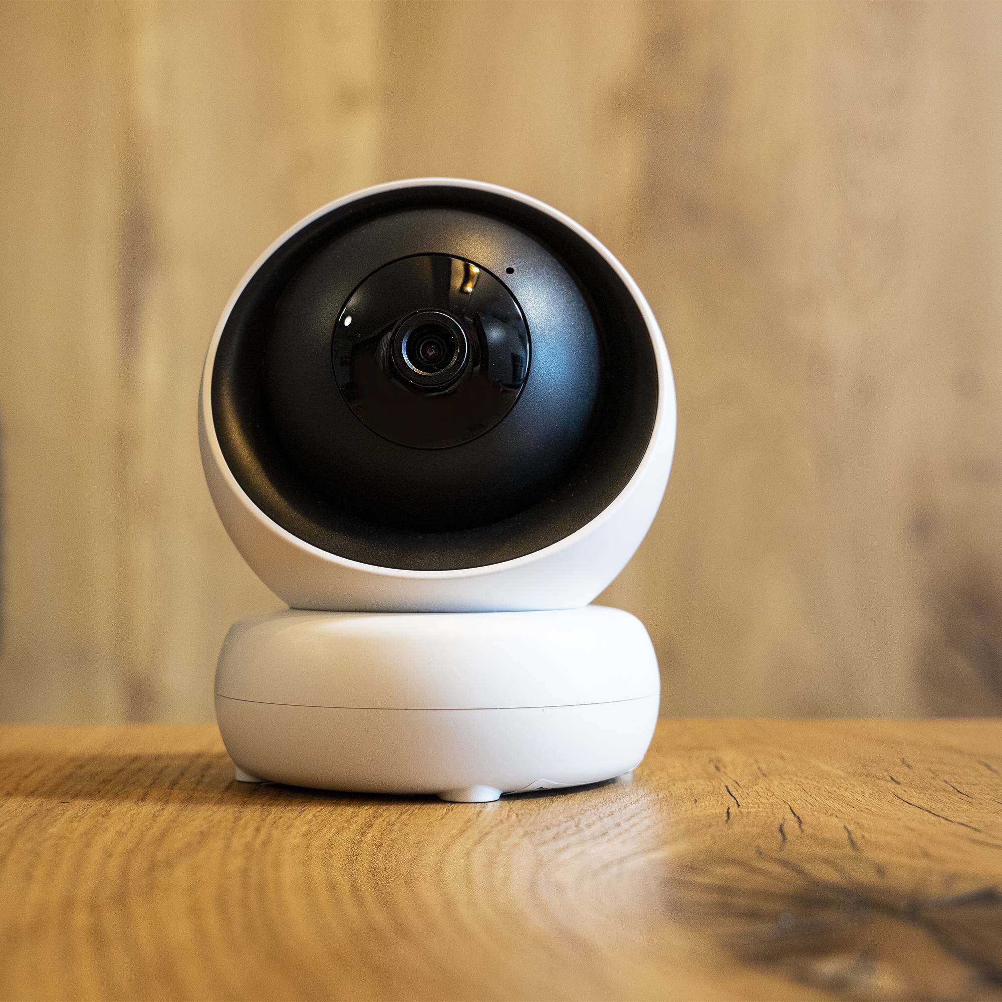 PNI IP735 3Mp Videoüberwachungskamera mit IP P2P Wireless PTZ, microSD-Kartensteckplatz, Steuerung über die Anwendung