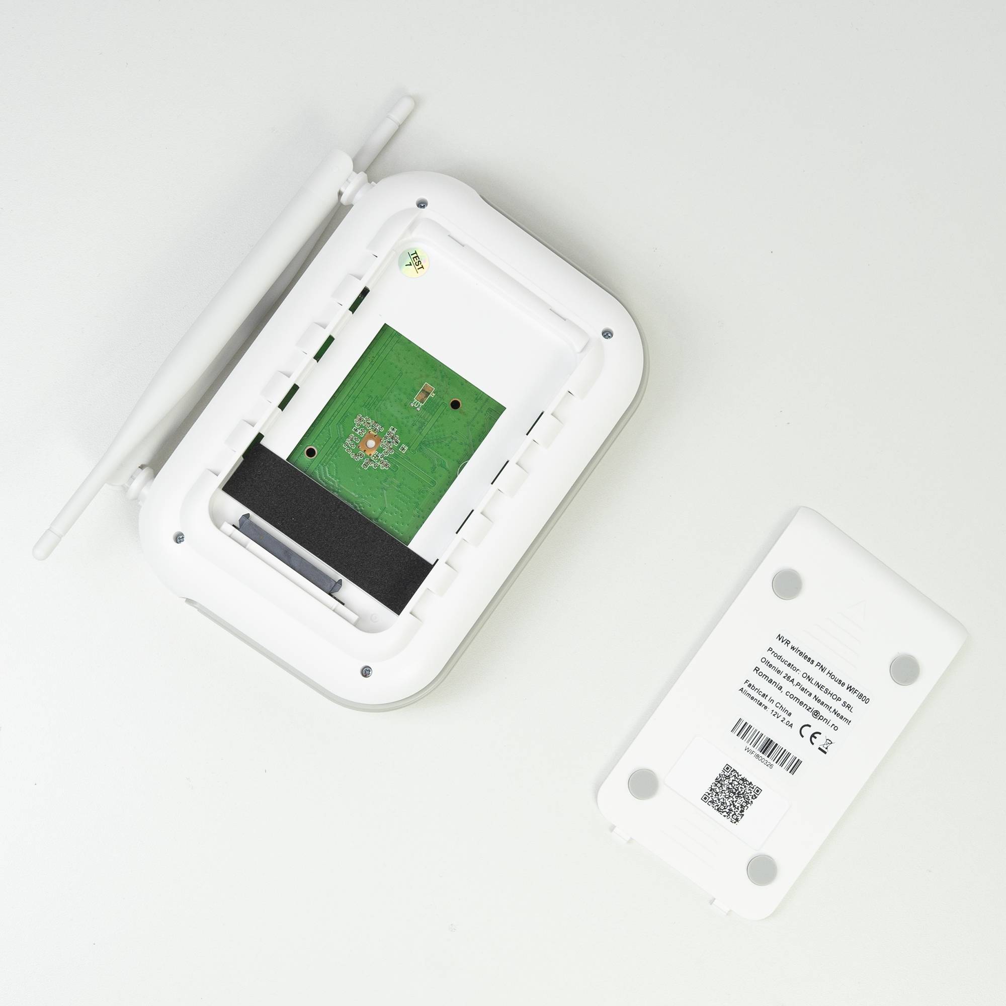 Drahtloses Videoüberwachungsset PNI House WiFi800 NVR und 3 PNI IP840-Außenkameras, 8 MP, 4K, IP65
