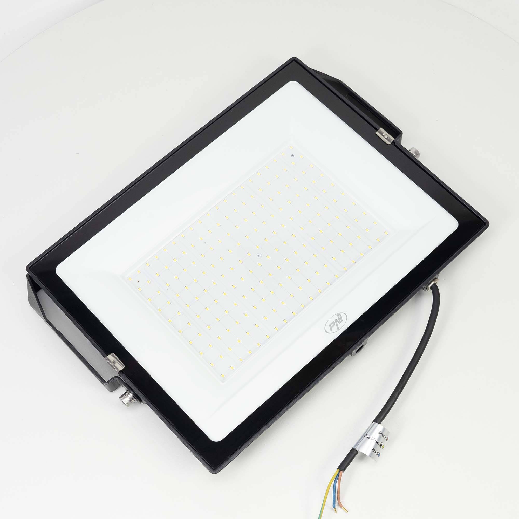 LED-Reflektor PNI GreenHouse WS230 200 W, Stromversorgung 230 V, 17540 lm, 6500 K, IP65
