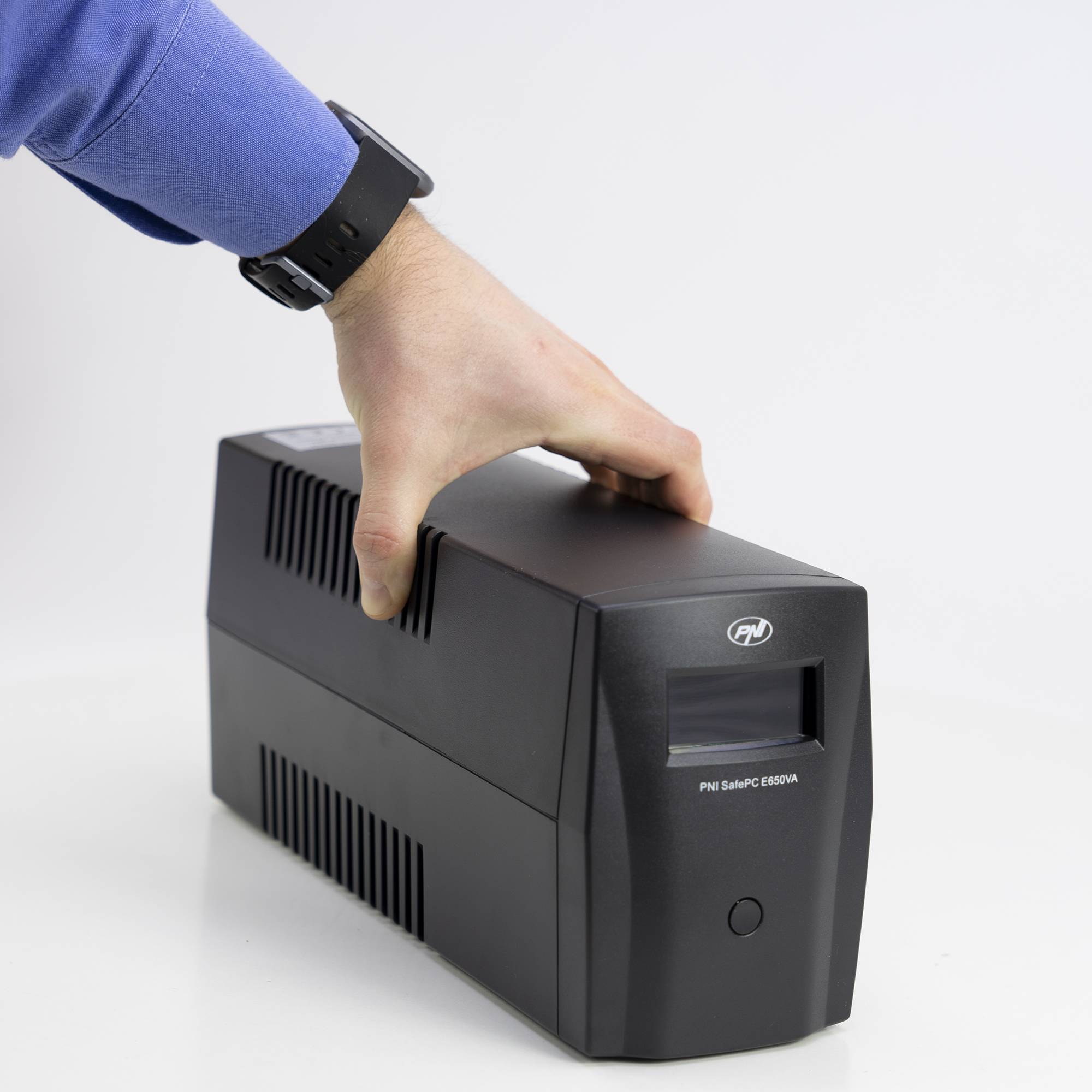 USV PNI SafePC E650VA, Leistung 390 W, 1,8 A, Ausgang 2 x 230 V, LCD-Bildschirm, Batterie 7,2 A im Lieferumfang enthalten