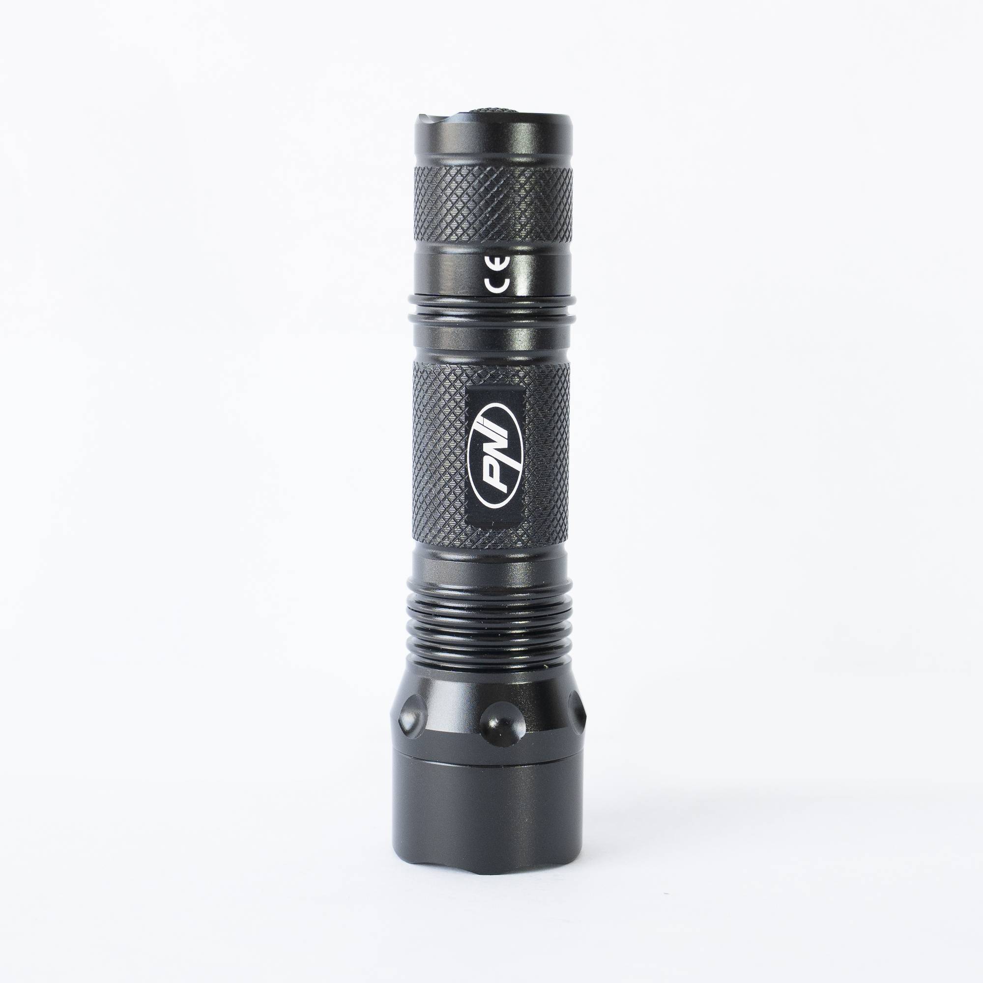 PNI Adventure FDW28 5W Taschenlampe, 650 lm, bis zu 200 m, 18650 3000mAh Akku