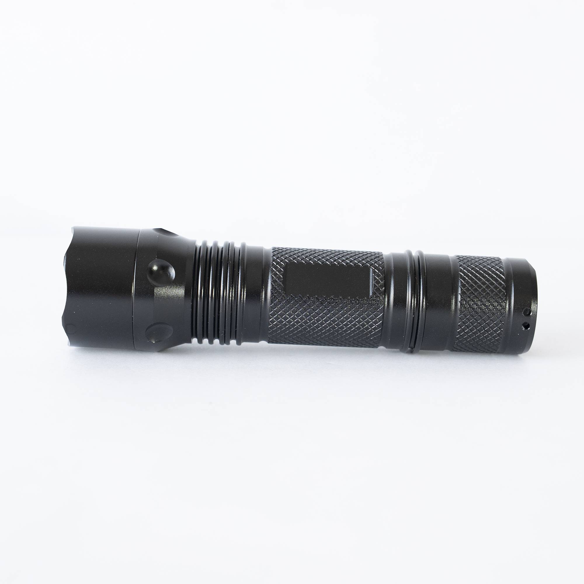 PNI Adventure FDW28 5W Taschenlampe, 650 lm, bis zu 200 m, 18650 3000mAh Akku