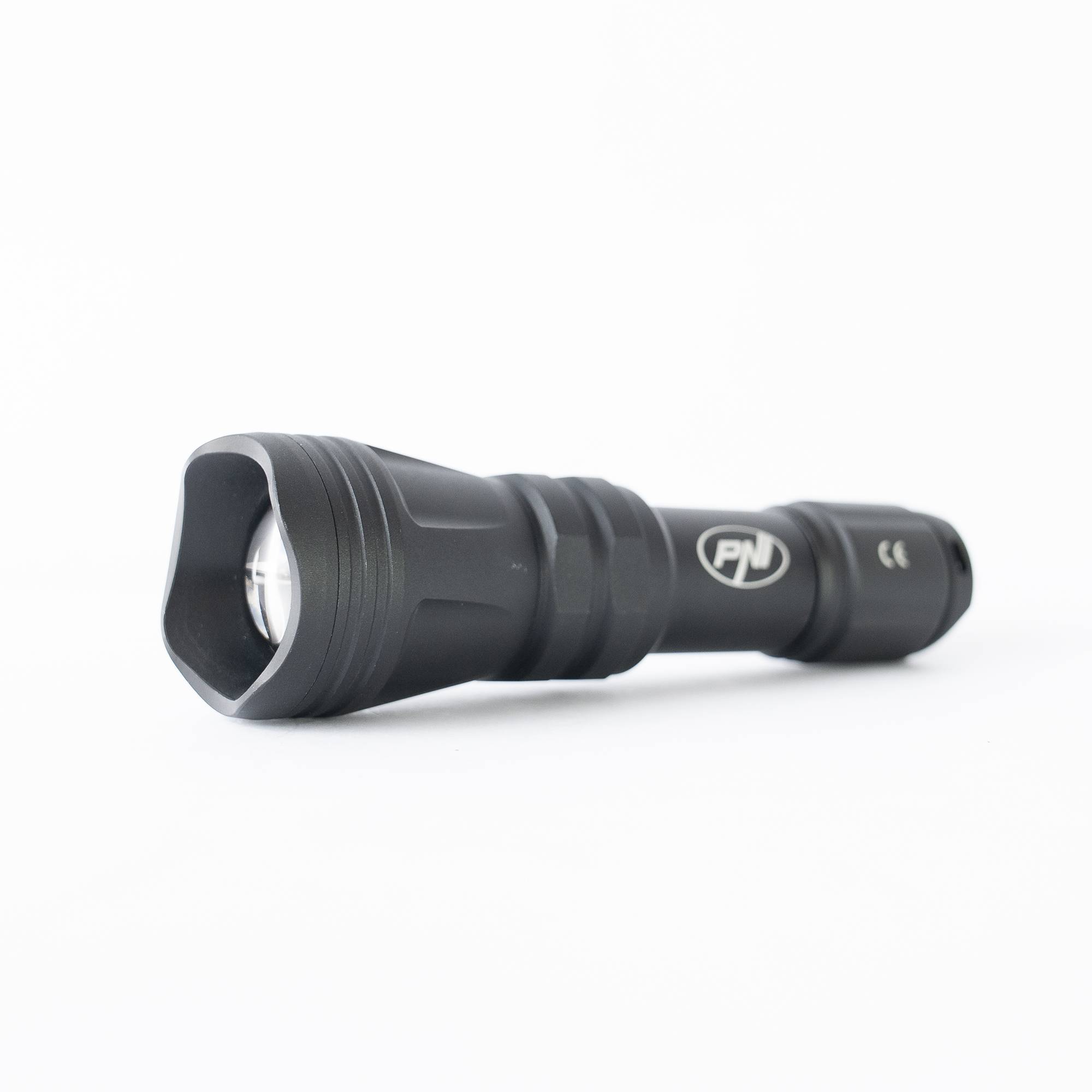 PNI Adventure FBW168 10W 750lm Taschenlampe, Entfernung bis zu 450m, mit Fokus, 18650 3000mAh Akku