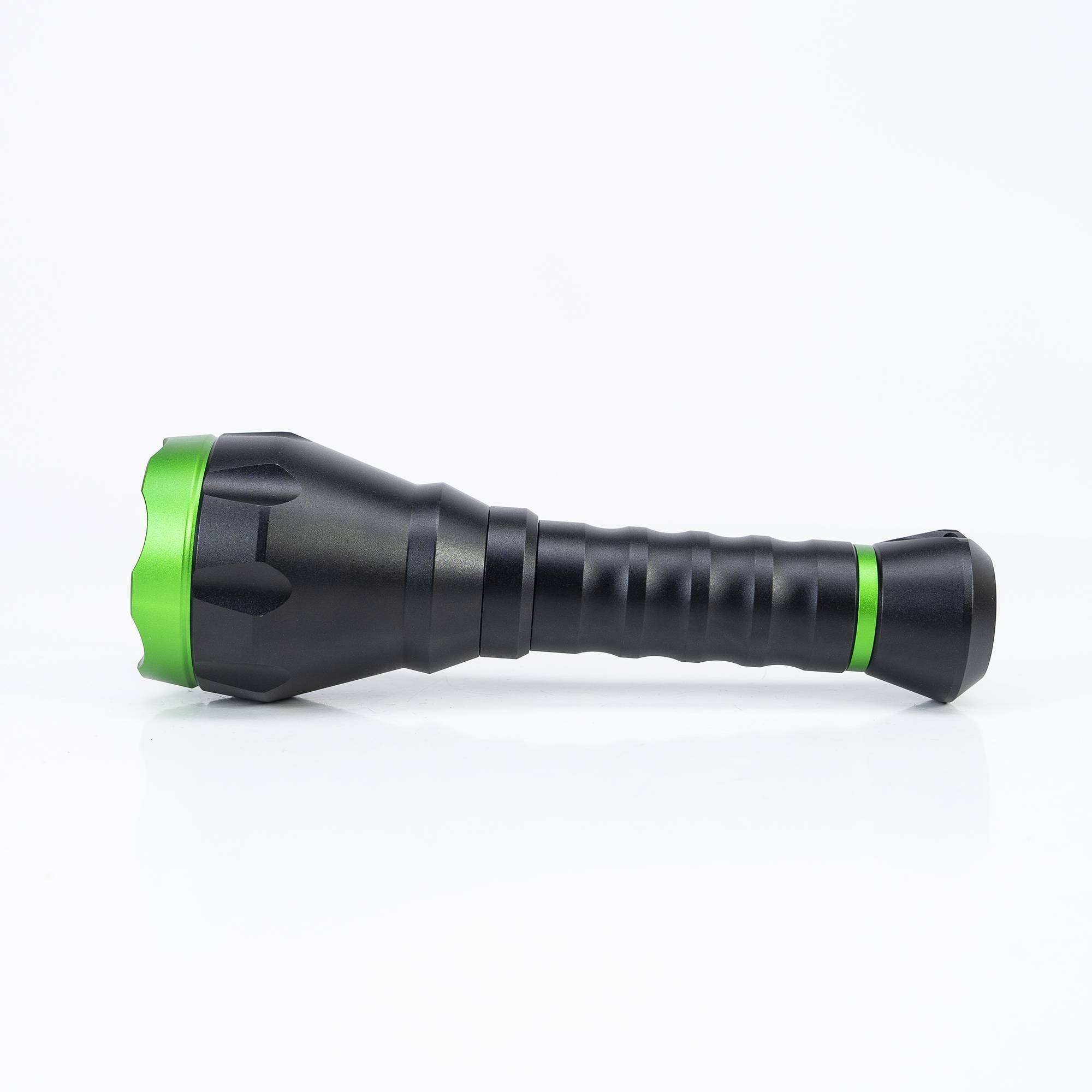 PNI Adventure F750 Green Light Aluminium-Taschenlampe, LED 10 W, 500 lm, bis zu 850 m, IP44, 4000-mAh-Akku im Lieferumfang enthalten, Aufladung über