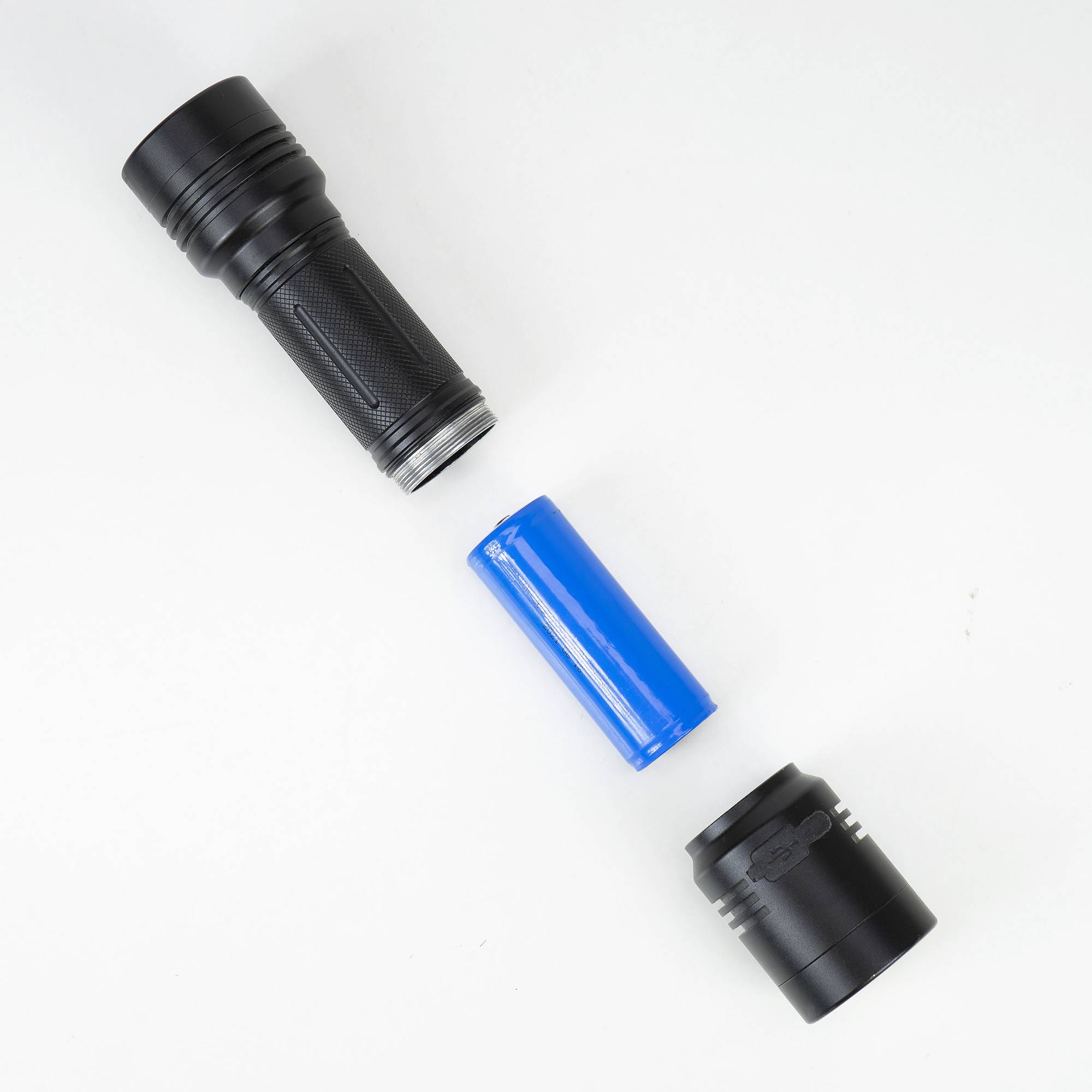 Aluminium PNI Adventure F200 Dual-LED-Taschenlampe, 4000-mAh-Akku und Micro-USB-Anschluss, 3 LEDs mit großer Blende und eine mit Fokus, beide haben