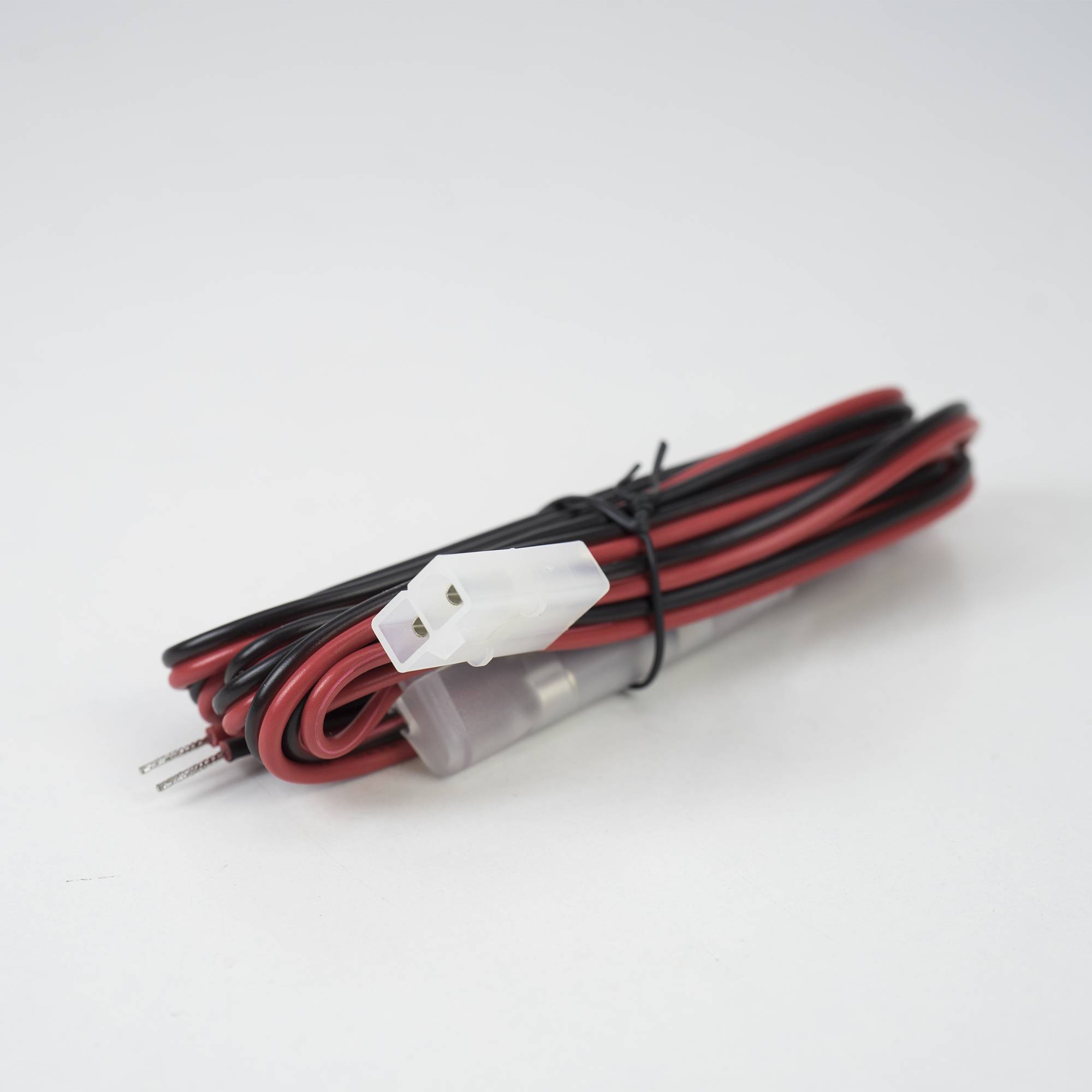PNI Stromkabel mit 3A Sicherheit und Stecker für CB PNI Funkstationen HP 8000L, 8001L, 8024, 9001 PRO, 9700, Länge 2 Meter