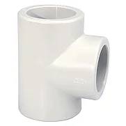 Weißes PVC-Rohr T-Stück mit einer seitlichen Abzweigungsöffnung, gezeigt auf einfachem Hintergrund.