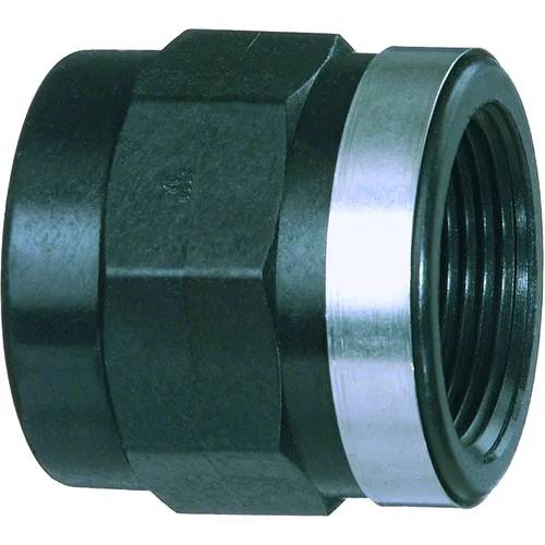Schwarzes Kunststoff-Rohrverschraubung mit silberfarbenem Metallring an einem Ende, auf weißem Hintergrund dargestellt.