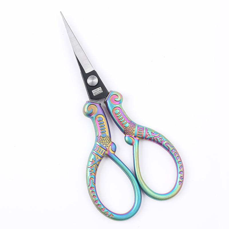 Stickschere für präzises Schneiden MultiColor