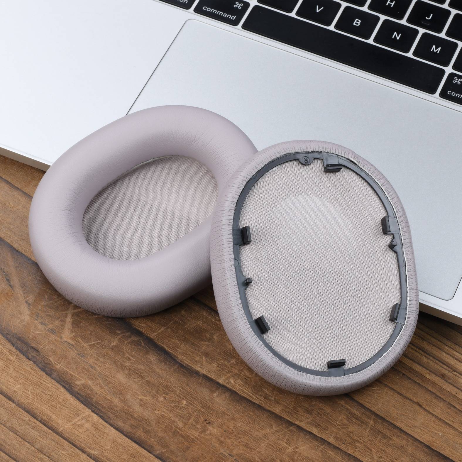 Ersatz-Ohrpolster kompatibel mit Sony WH-1000XM5, Weiche Proteinleder-Memory-Foam-Ohrkissen - 1 Paar Pink