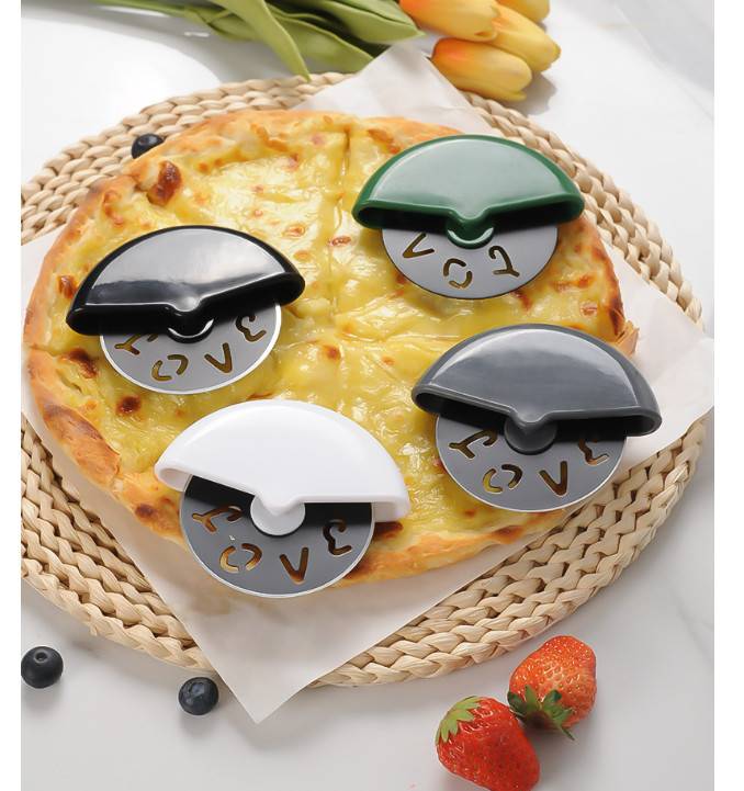 Runder Pizzaschneider aus Edelstahl Black
