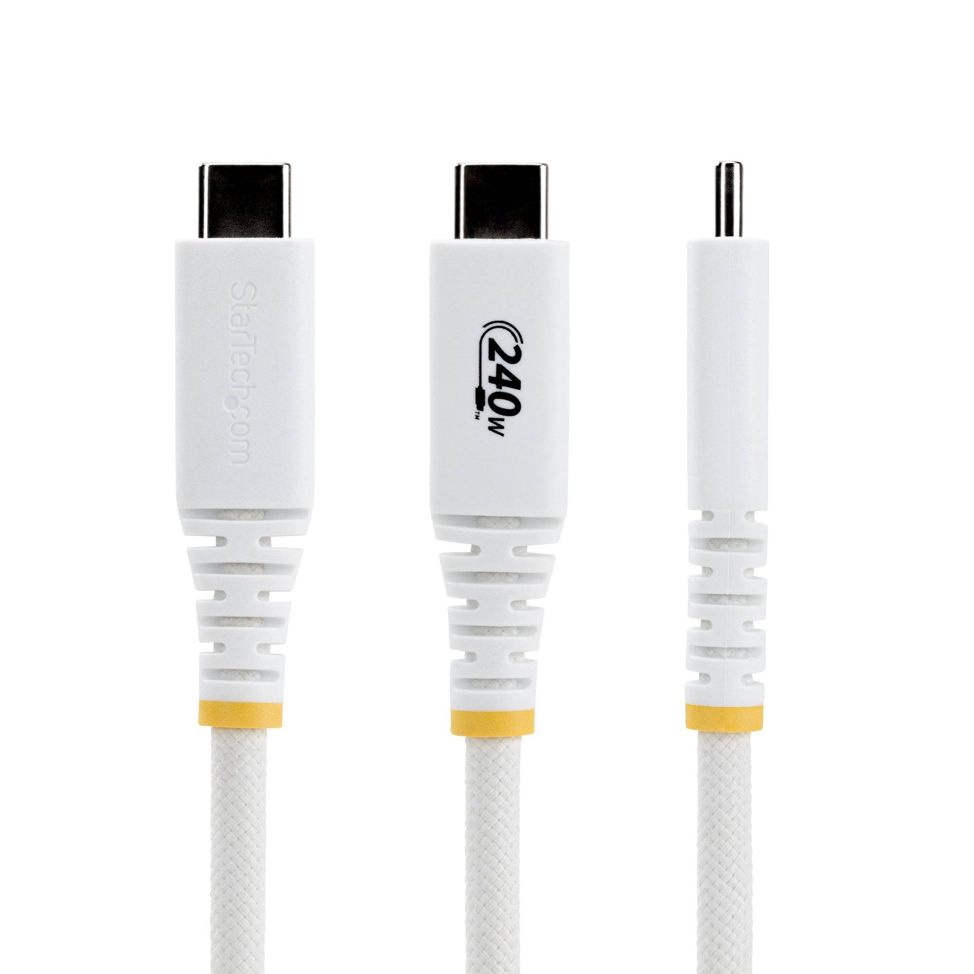 Drei weiße Ladekabel mit USB-C-Anschlüssen, eines mit der Beschriftung „240W