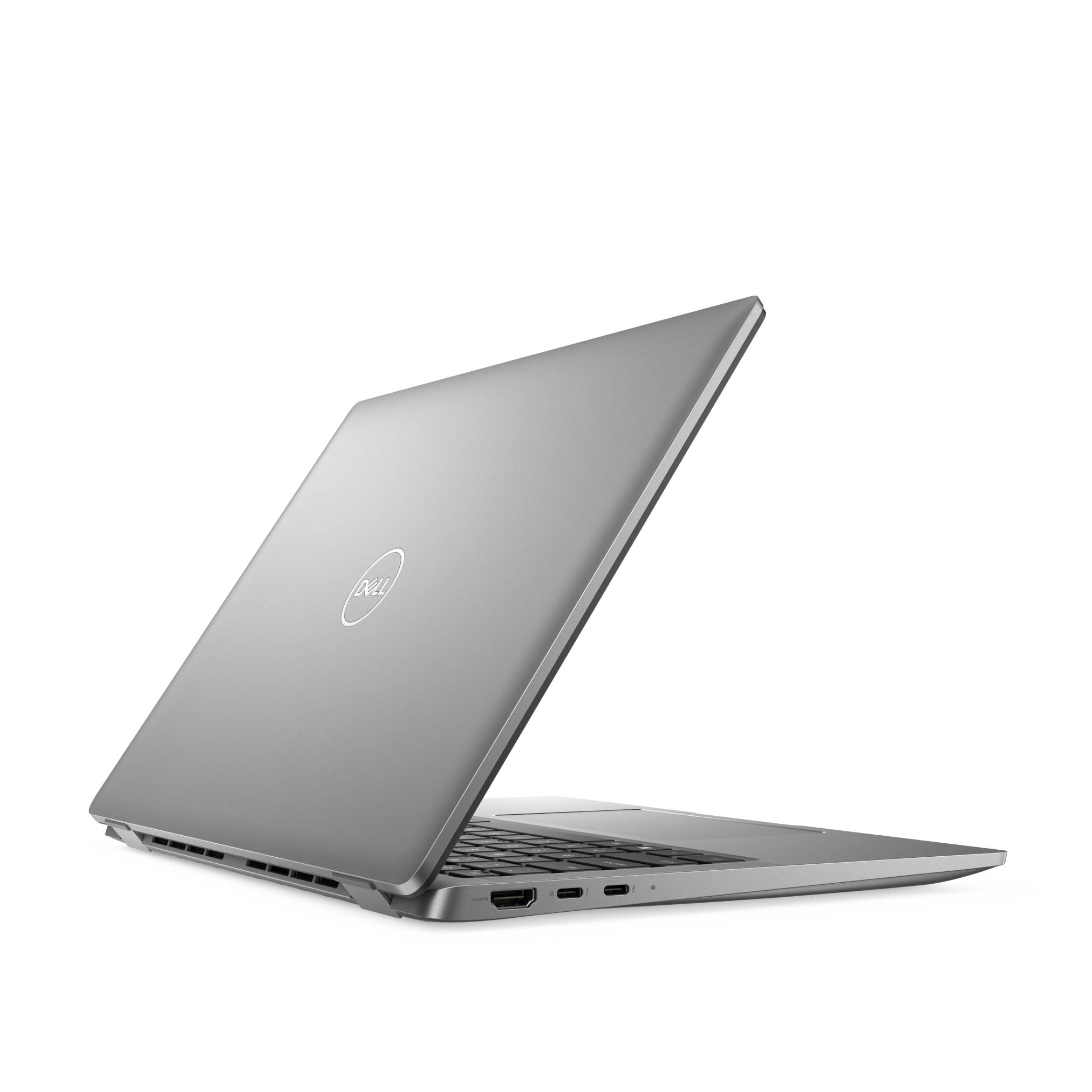 Ein offener silberner Dell-Laptop, teilweise geschlossen in einem Winkel auf weißem Hintergrund dargestellt, mit sichtbarem Logo auf dem Deckel und freiliegenden Anschlüssen an der Seite.