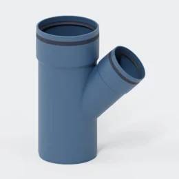 Blauer PVC-Y-Rohrverbinder mit einer vertikalen Öffnung und einem abgewinkelten Seitenzweig auf weißem Hintergrund