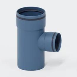 Blaues PVC-Rohrfitting mit Seitenzweig, dargestellt auf weißem Hintergrund.