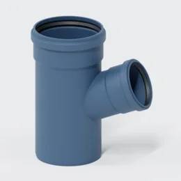 Blauem PVC-Rohrbeschlag mit einem Seitenzweig, gezeigt vor einem einfachen Hintergrund.