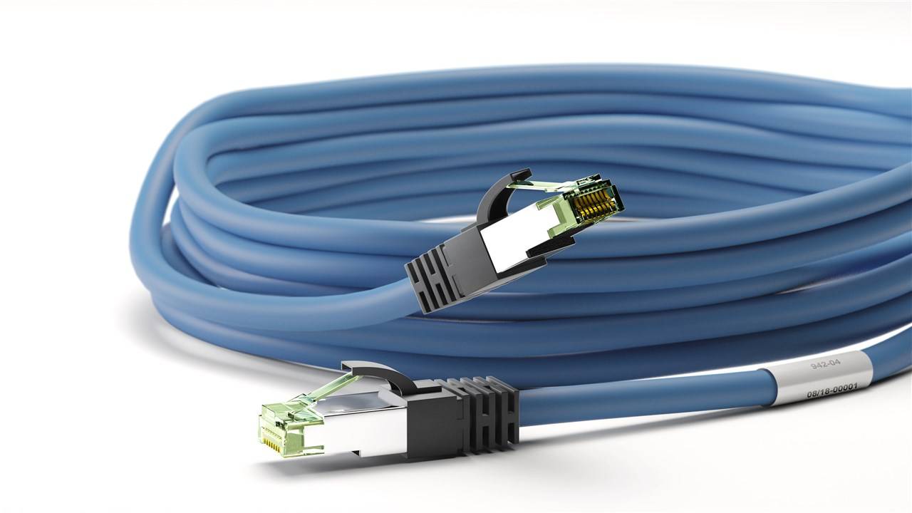 Goobay 45664 RJ45 (CAT 6A, 500 MHz) Patchkabel mit CAT 8.1 S/FTP Rohkabel, blau, 10 m - 99,9 % sauerstofffreier Kupferleiter (OFC), AWG 24