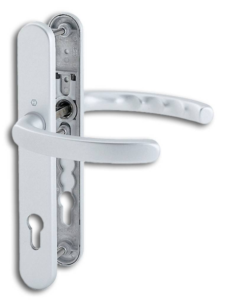 Schutz-Schmalschild-Garnitur- Ausführung SKG- Oberfläche F1 Alu natur- 8 mm Vierkant- Entfernung 92mm PZ-gelocht- Türstärke 67-72 mm