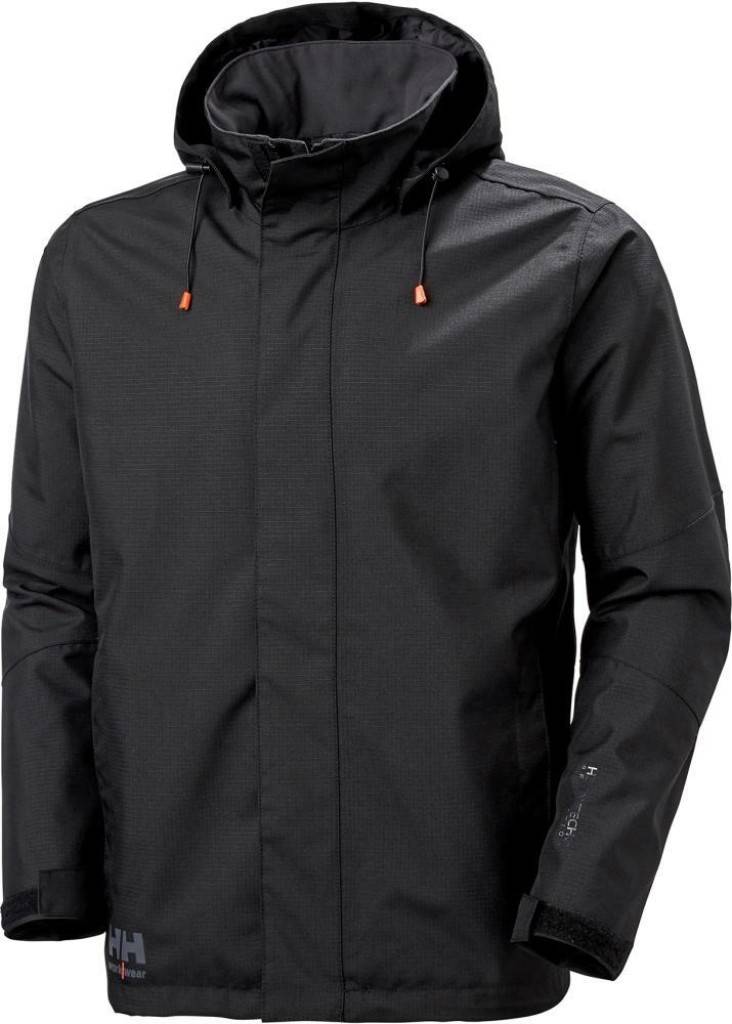 Schwarze Kapuzenjacke aus wasserdichtem Material mit orangefarbenen Zugkordeln und Frontreißverschluss, vor weißem Hintergrund abgebildet.
