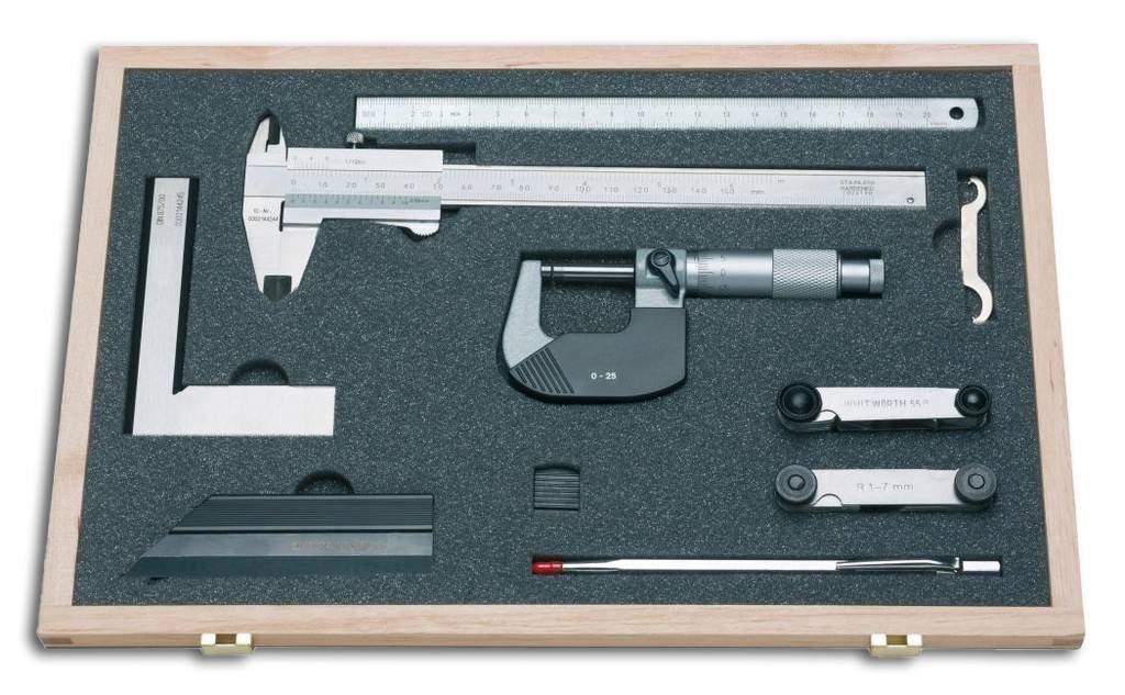Messzeug-Satz, 8-teiligAusführung Lieferung im Holzkasten.Lieferumfang1 Taschenmessschieber Analog, 150 mm1 Bügelmessschraube, 025 mm1 Maßstab 200