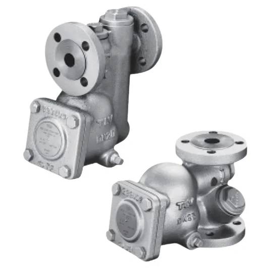 Zwei graue industrielle Metallventile oder Pumpenfittings mit Flanschanschlüssen, dargestellt auf weißem Hintergrund.