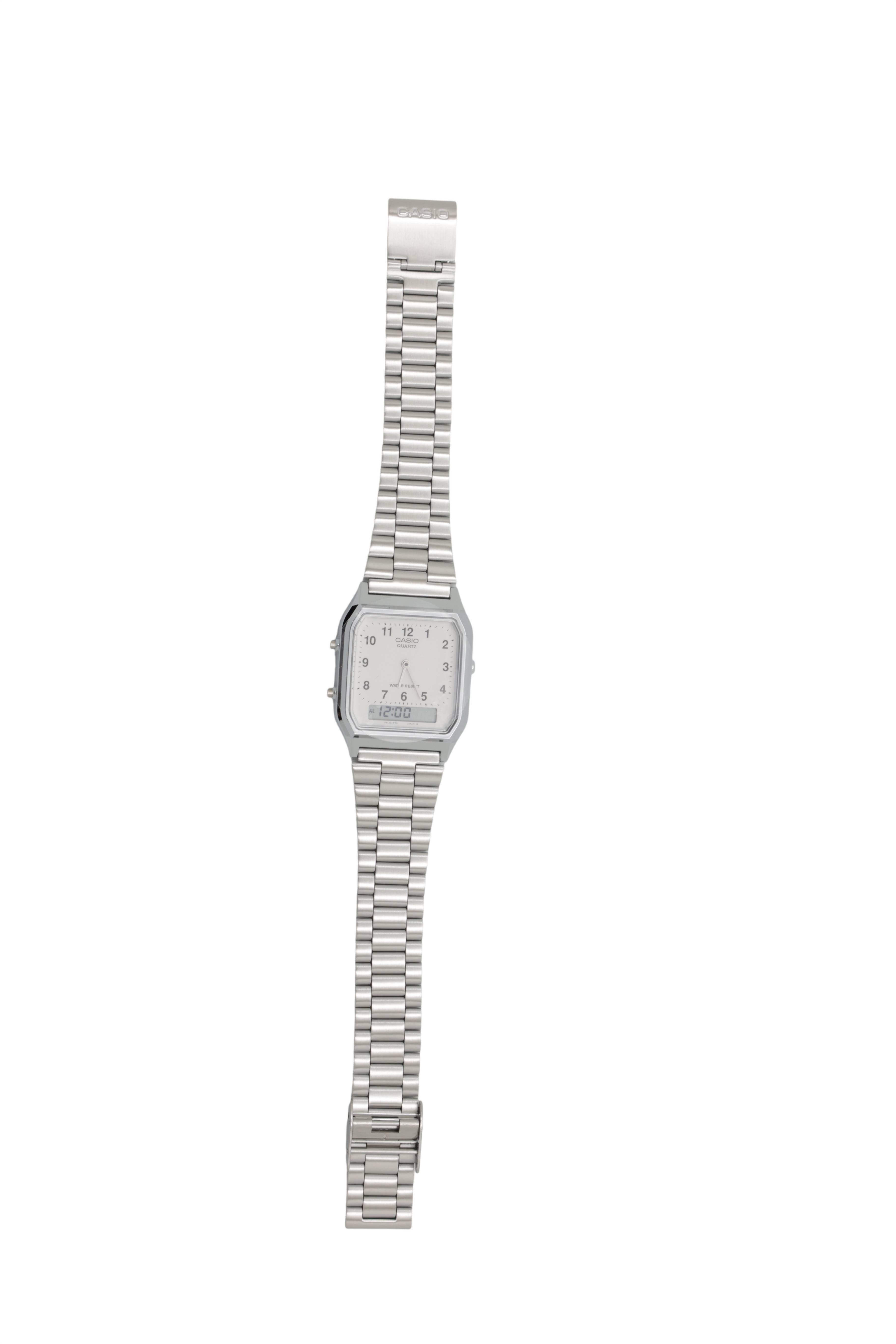 Casio AQ230A-7BMQ Collection Unisex Retro Armbanduhr, silber