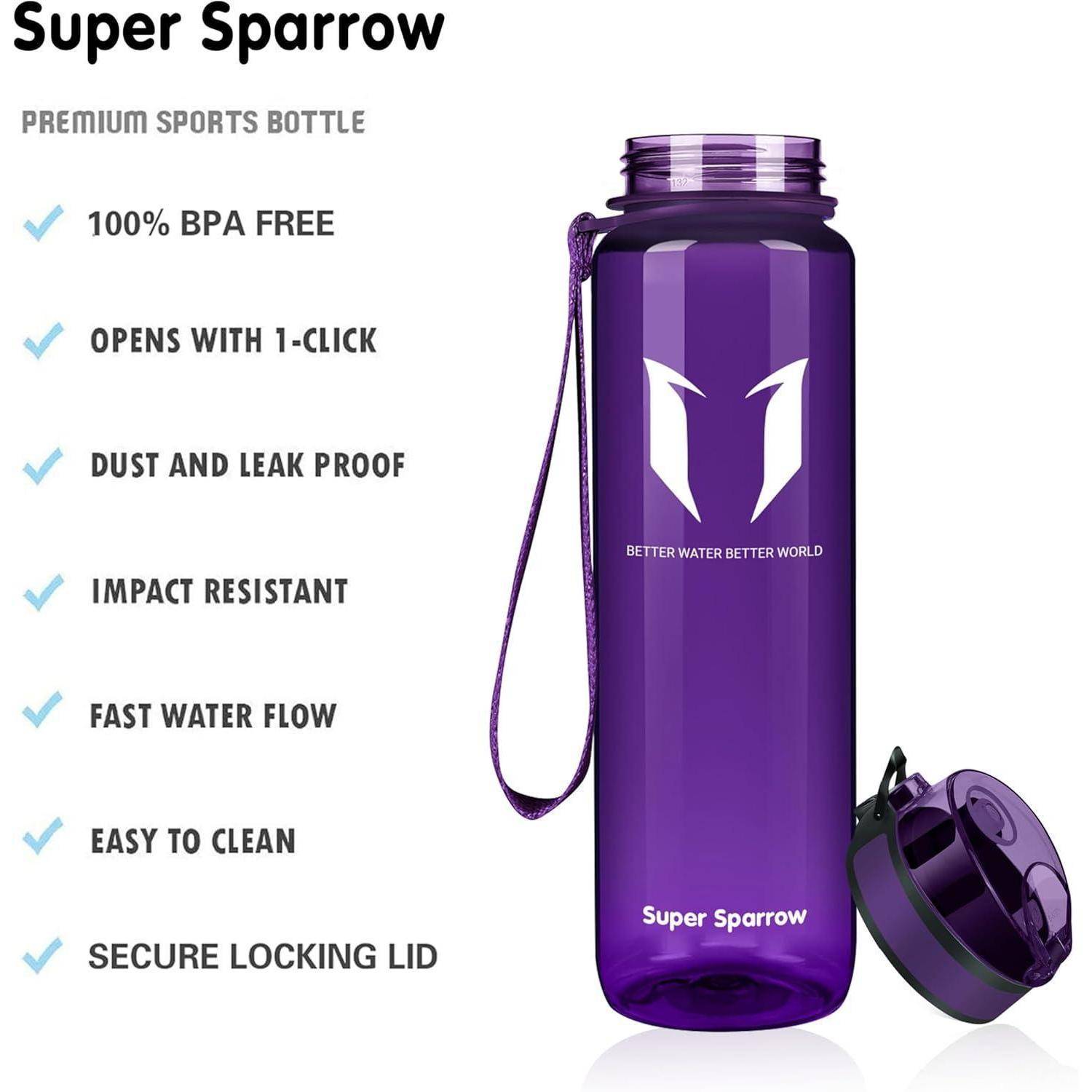 Lila Super Sparrow Sportflasche mit sicherem Verschlusdeckel; der Text hebt 100% BPA-frei, Einclick-Öffnung, auslaufsicher, stoßfest, schneller Durchfluss und einfache Reinigung hervor.