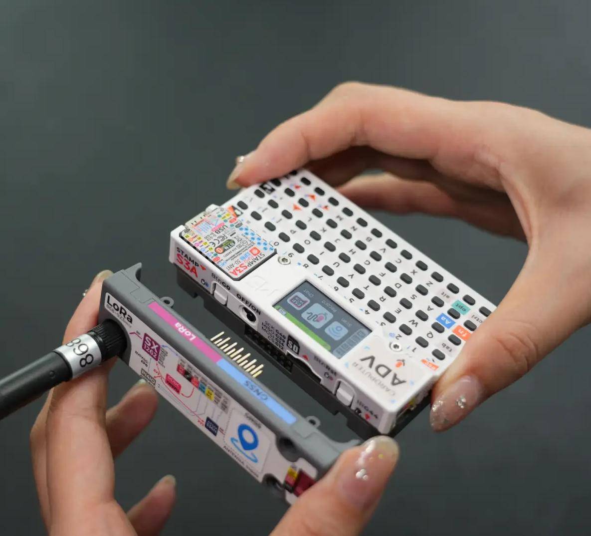 M5Stack Cardputer, ESP32-S3, programmierbarer Taschencomputer mit Tastatur & Display - Auswahl: Cardputer LoRa Bundle
