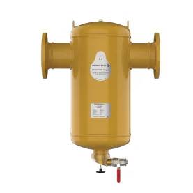 Gelber Industriefilter oder Separatortank mit horizontalen Ein- und Ausgangsrohren, Bodenablassventil, auf weißem Hintergrund gezeigt.