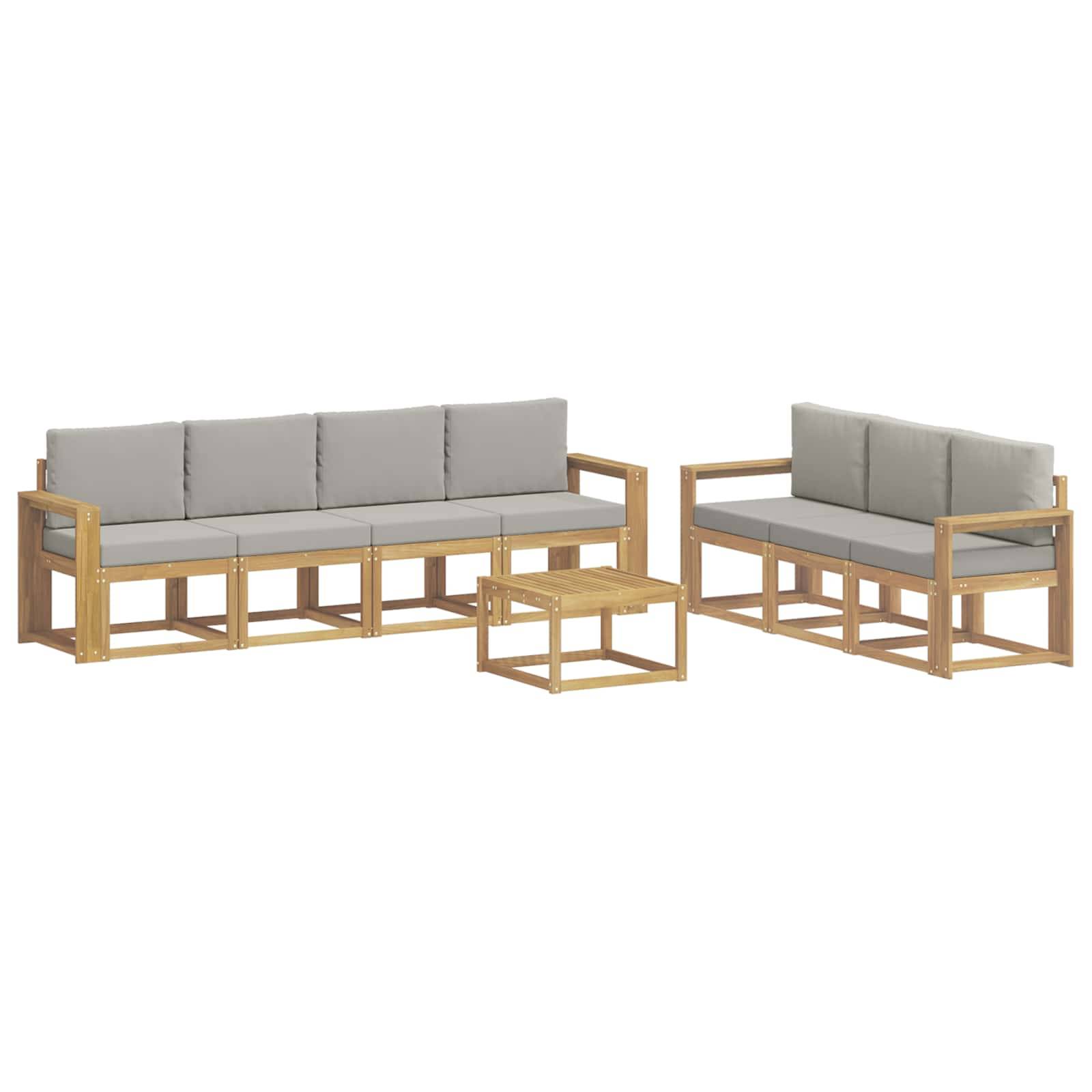 Outdoor-Gartenmöbel-Set aus Holz mit einem dreierseitigen Sofa, zweiseitigen Sofa und passendem Couchtisch mit grauen Kissen