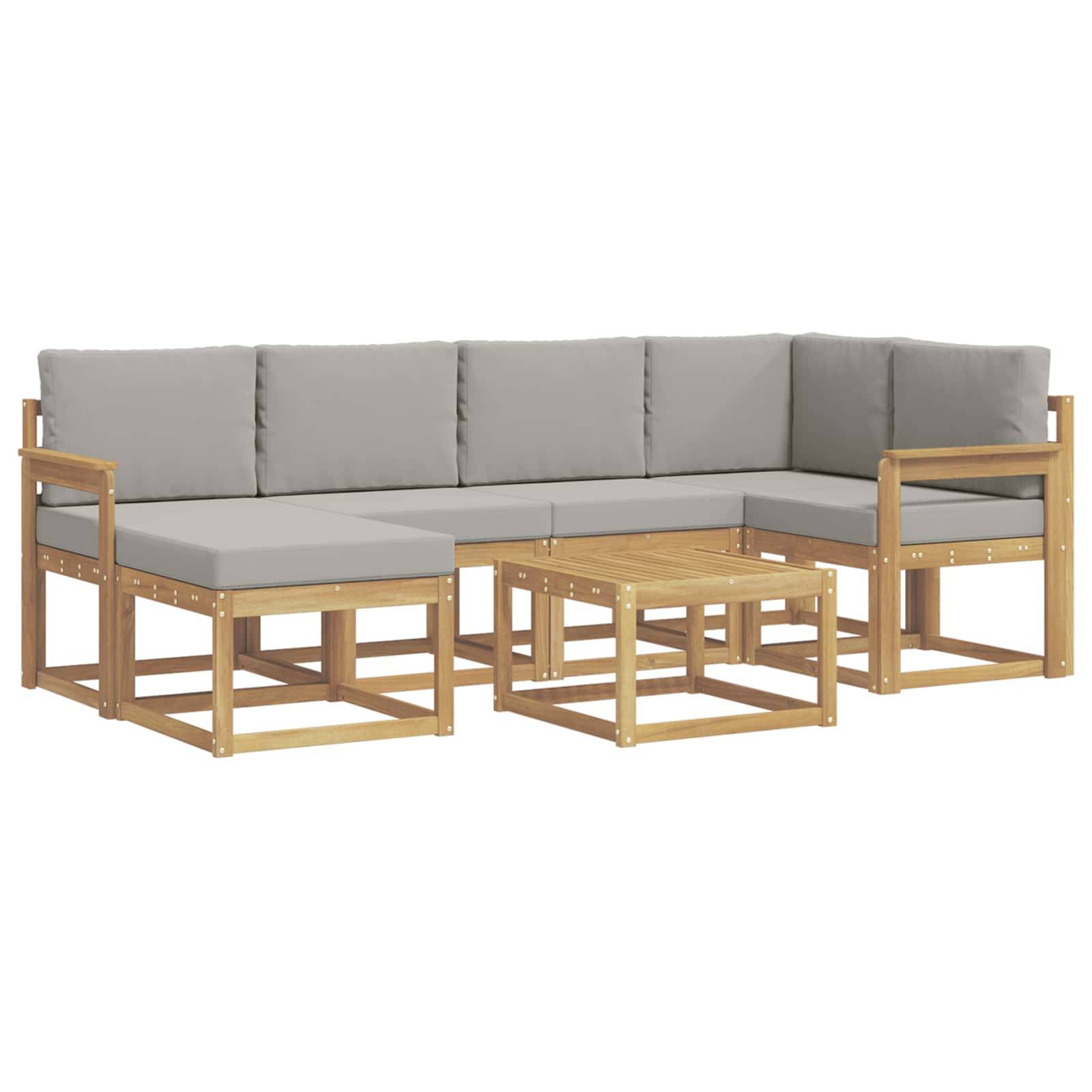 Grau gepolstertes L-förmiges Ecksofa mit Holzrahmen und passendem Couchtisch auf weißem Hintergrund.