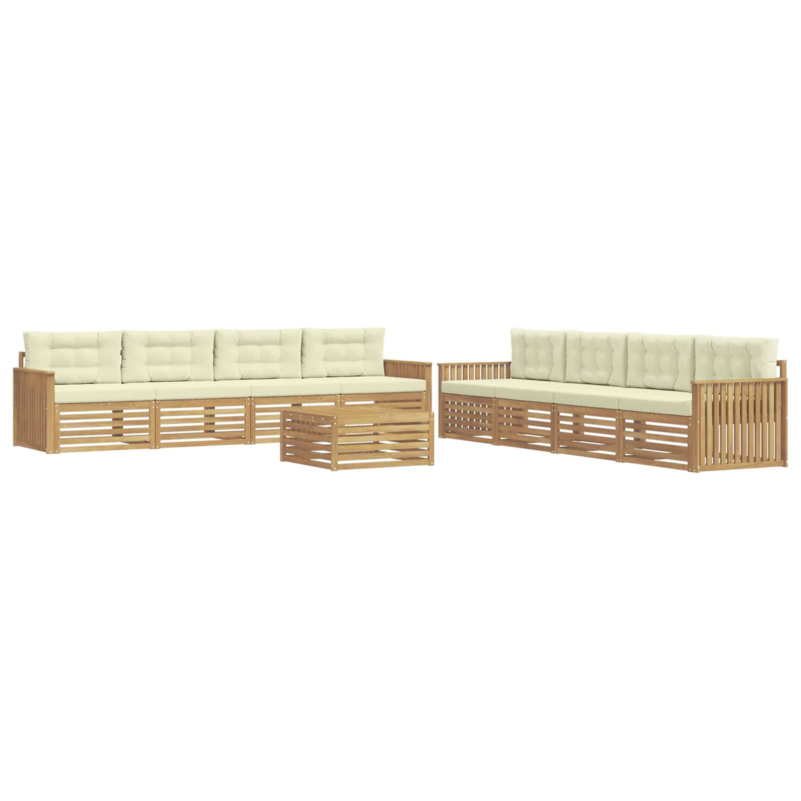 Zwei Ansichten eines Holz-Außensektionalsofas mit hellgrünen Kissen und einem passenden Holzkaffeetisch mit Lamellen.