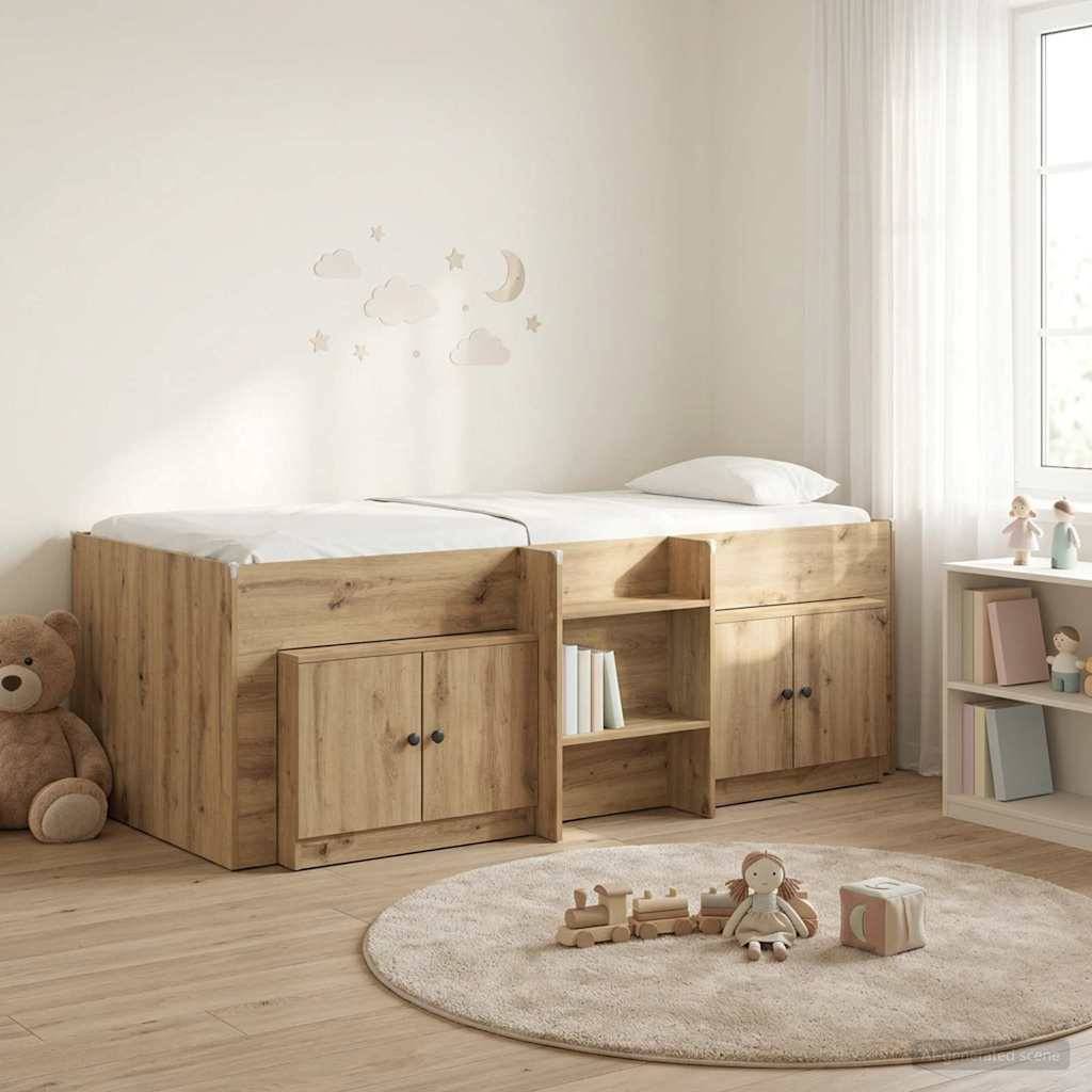 Holzkinderbett mit eingebauten Schränken und Regalen in einem hellen Kinderzimmer, mit Spielzeug und einem Teddybär in der Nähe.