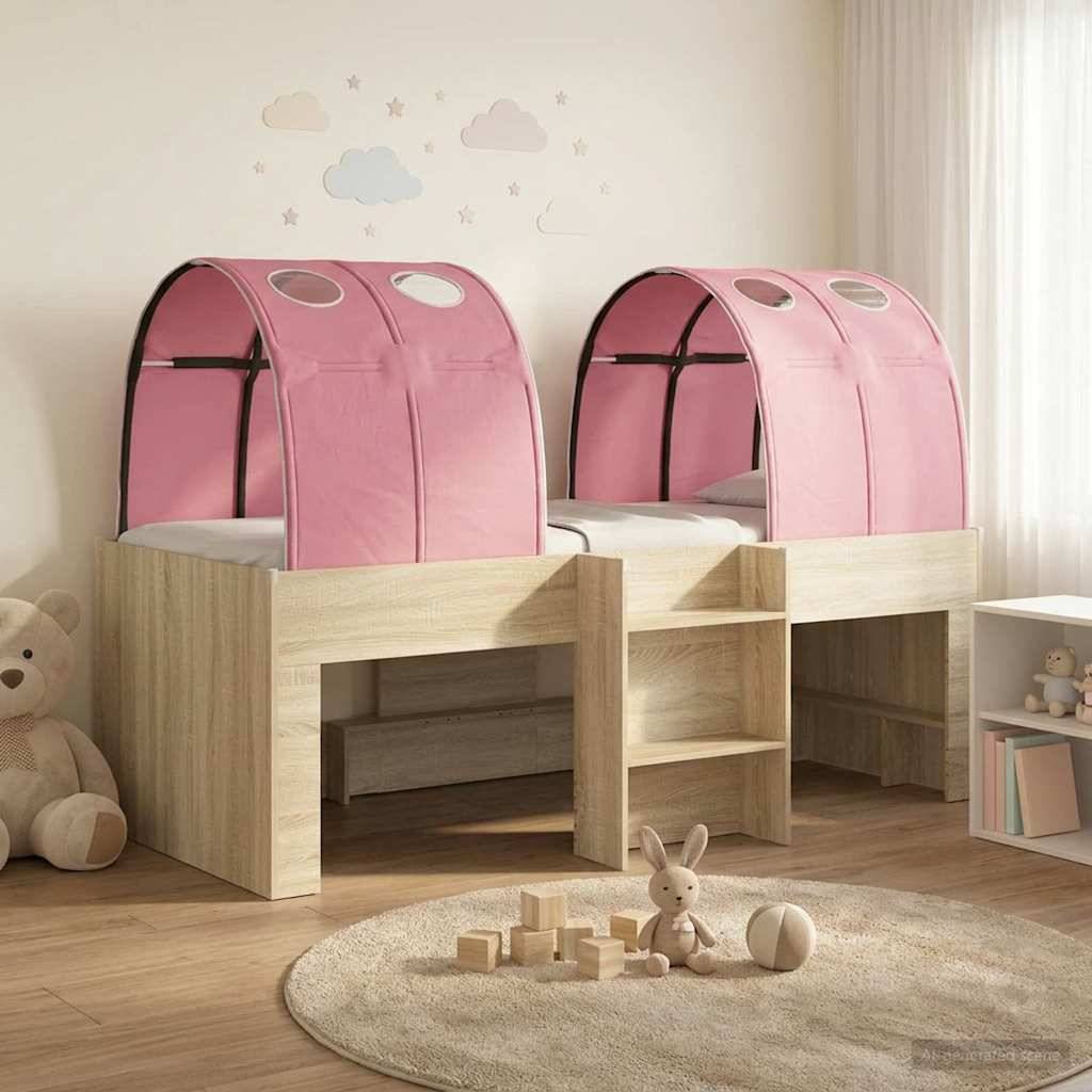 Zwei Hochbetten für Kinder mit rosa Himmelzelten und Treppen in einem sanften, pastellfarbenen Kinderzimmer, mit Spielzeug und einem Teddybären auf dem Boden.