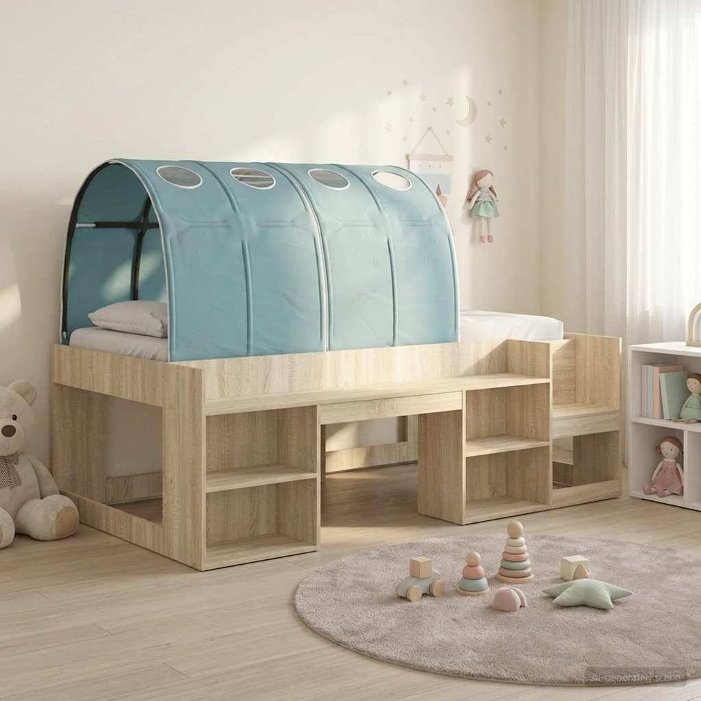 Helles Holzkinderbett mit integrierten Stufen und Regalen, bekrönt von einem blauen Baldachin in einem hellen Kinderzimmer.