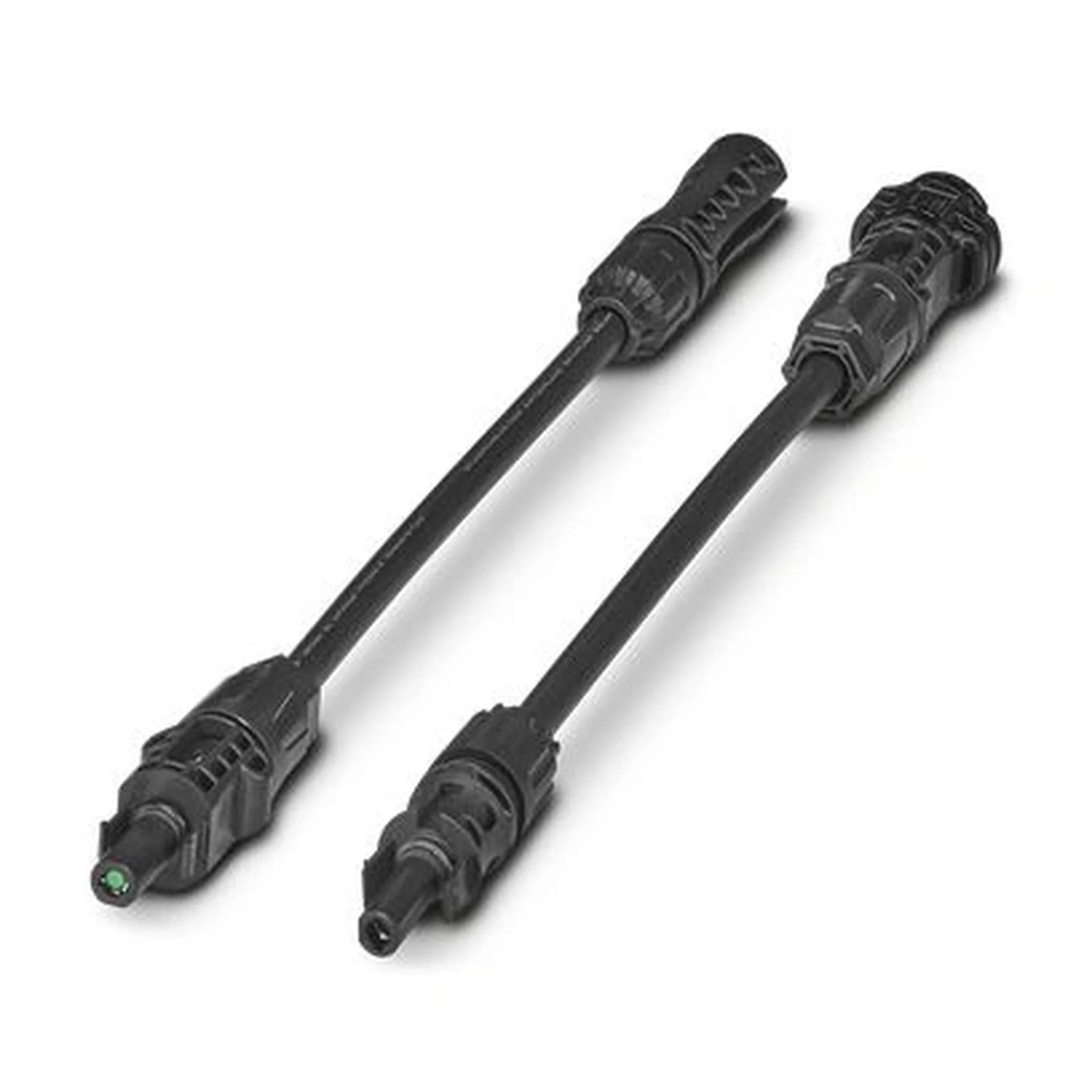Zwei schwarze Gleichstrom-Stromadapter-Verlängerungskabel mit Stecker- und Buchsenverbindern auf weißem Hintergrund.