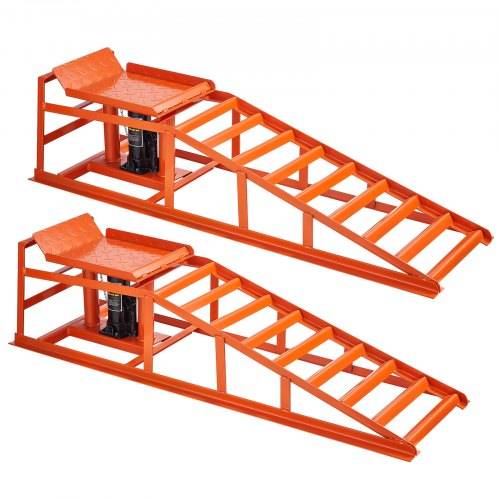 Orange Metall-Laderampen mit integrierten hydraulischen Hebevorrichtungen, dargestellt als Paar auf weißem Hintergrund.