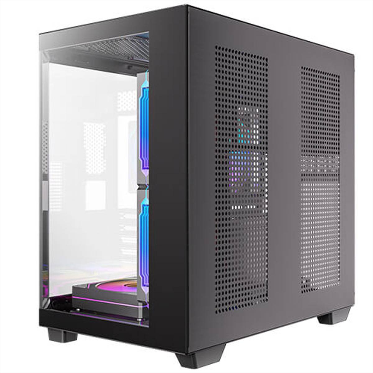 Schwarzes Computer-Gehäuse mit gehärtetem Glasseitenpanel und perforierten Front- und Seitenlüftungsöffnungen, das im Inneren RGB-beleuchtete Komponenten zeigt.