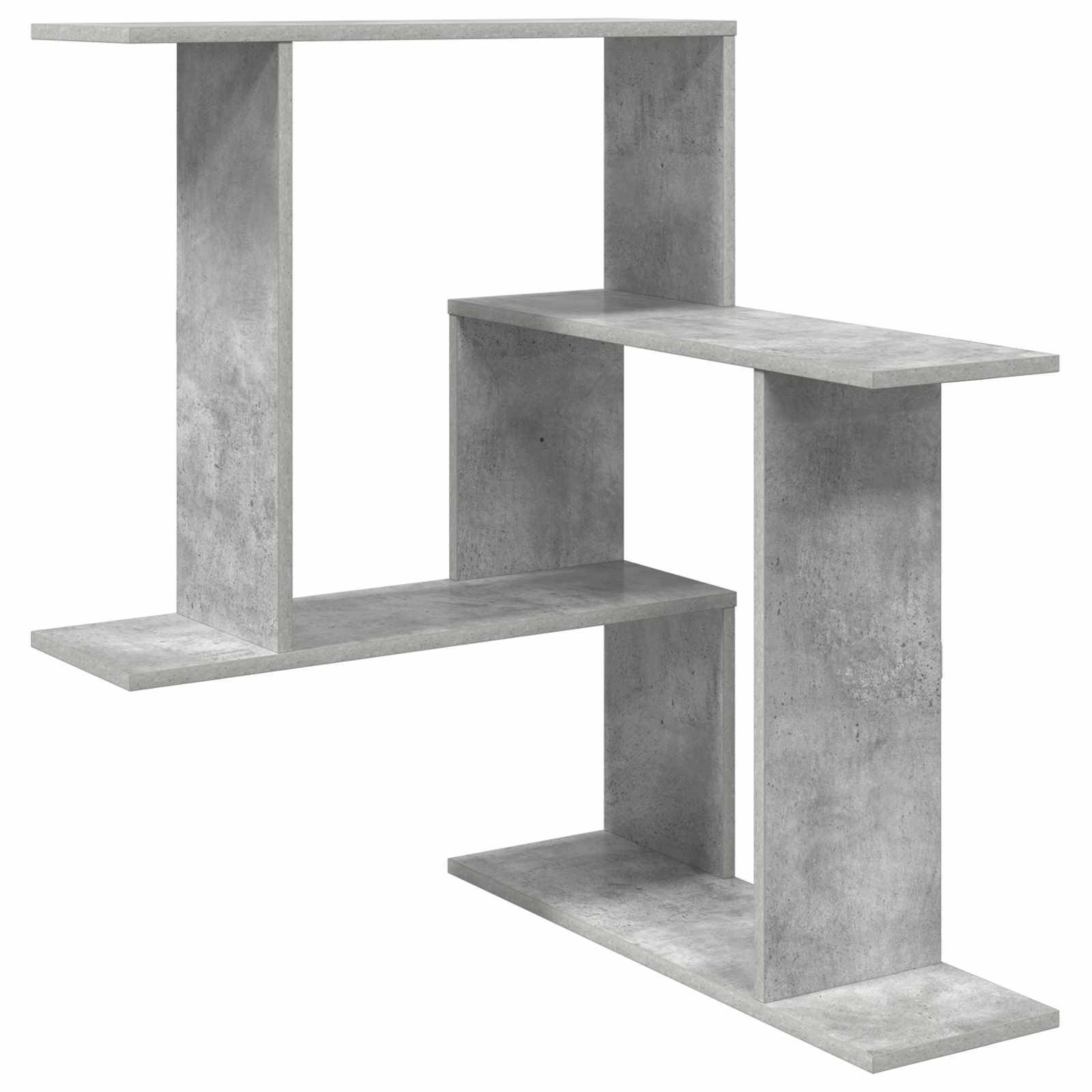 Modernes Wandregal in Betonoptik mit geometrischem Design und vier versetzten rechteckigen Regalbrettern in offener, ineinandergreifender Anordnung.