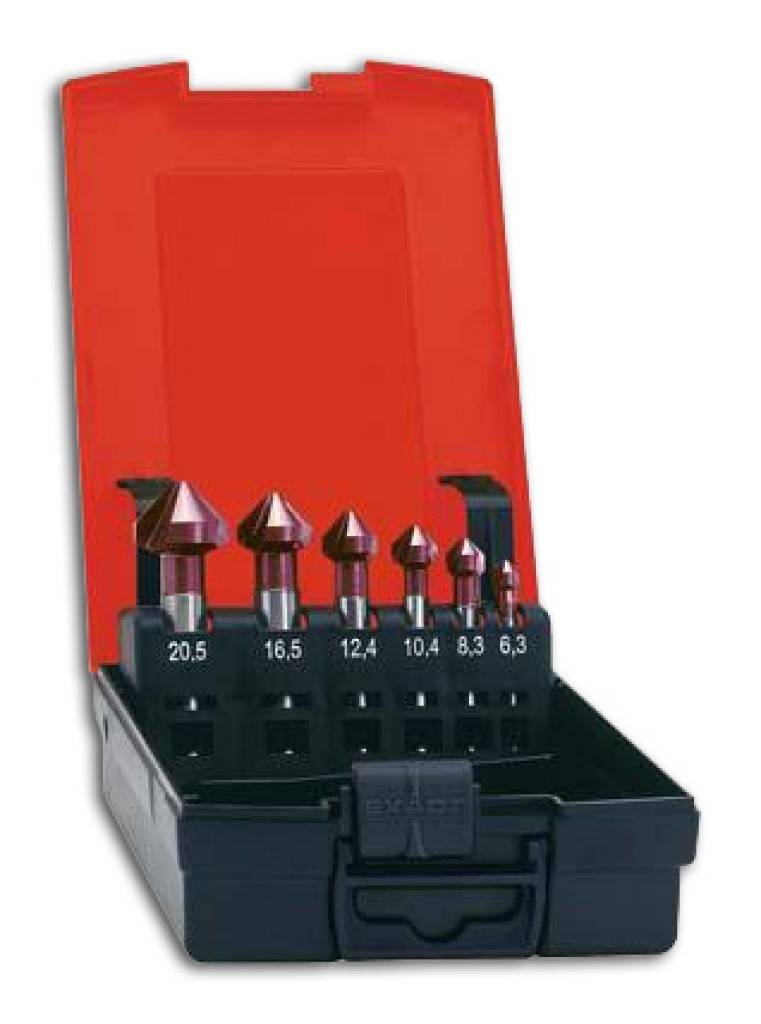 Offenes schwarzes Gehäuse mit rotem Deckel, das sechs Senker-Bohrer mit den Beschriftungen 20,5, 16,5, 12,4, 10,4, 8,3 und 6,3 enthält.