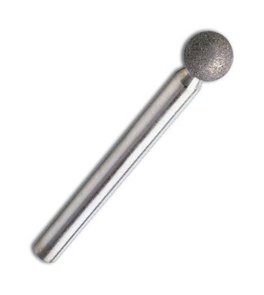 Metallischer Kugelstift mit einer abgerundeten strukturierten Spitze und zylindrischem Silbergriff auf weißem Hintergrund.
