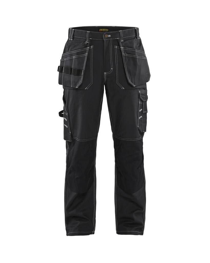 ProduktbeschreibungEine klassische Arbeitshose, die sich ständig weiter entwickelt. Die Hose wurde entworfen, damit Sie effektiv arbeiten können. Si