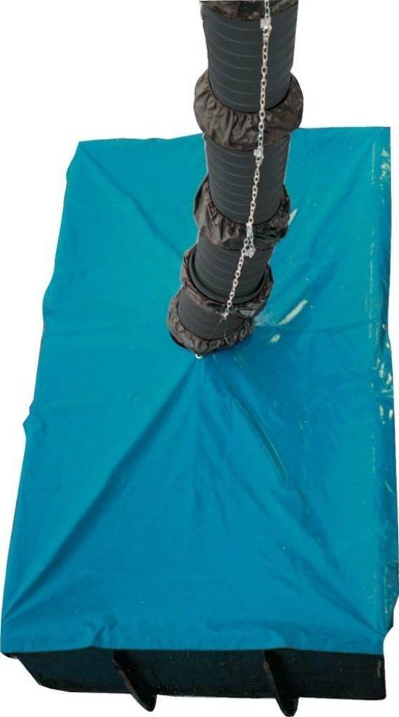 Container-Abdeckplane6 Ösen an der Plane ermöglichen eine entsprechende Befestigung am ContainerMit Öffnung für SchuttrohreDurch eine PVC-Gewebepl