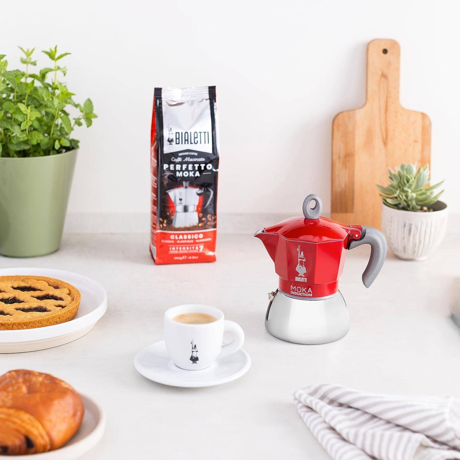 Bialetti New Moka Kaffeemaschine Induktionsgeeignet Aluminium/Stahl 4 Tassen rot