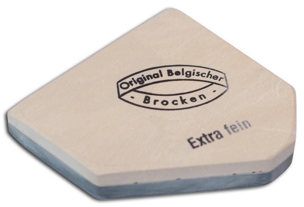 Belgischer BrockenNaturabziehstein vulkanischen UrsprungsKleinste natürlich eingelagerte Granate, sind für die hervorragenden Schleifeigenschaften