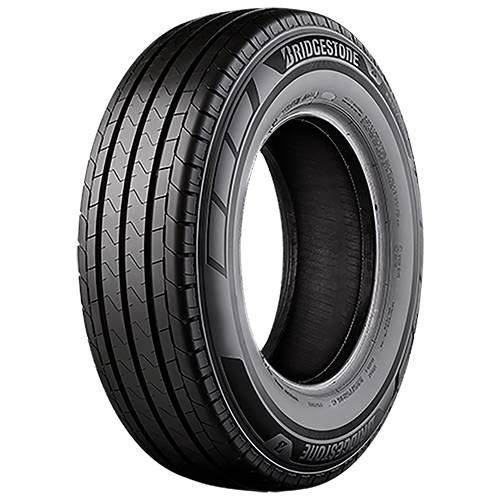 Ein einzelner Bridgestone-Autoreifen in Dreiviertelsicht auf schwarzem Hintergrund.