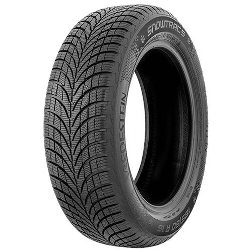 Schwarzer BFGoodrich Snow Trax Reifen in Dreiviertelansicht vor einem einfachen schwarzen Hintergrund, wobei das Laufflächenmuster und die Seitenwandbeschriftung hervorgehoben werden.