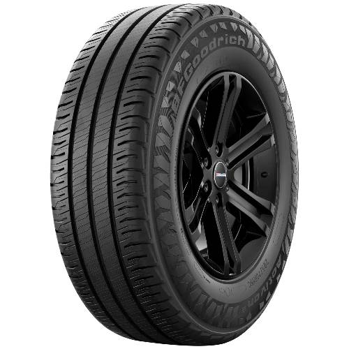 Schwarzer BFGoodrich-Autoreifen auf schwarzem Leichtmetallrad, vor schwarzem Hintergrund dargestellt.
